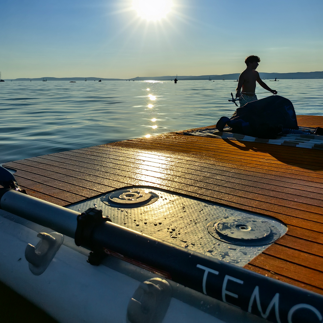 TEMO-450 mit yourFLOAT Prime 4x2 TEAK EVA Badeplattform Schwimmsteg Badeinsel - Deine Insel - Dein Moment 