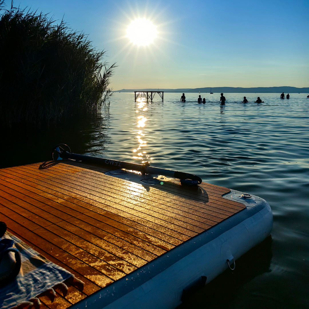 TEMO-450 mit yourFLOAT Schwimmplattform 4m x 2m x 0,2m