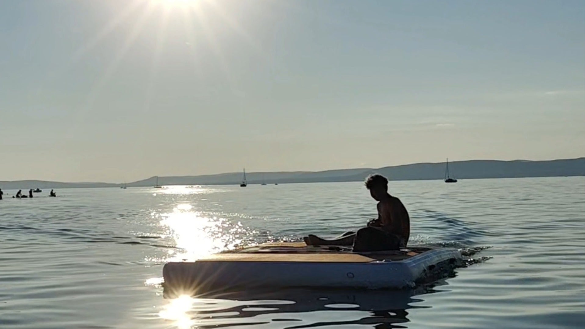 TEMO 450 Elektromotor und yourFLOAT Schwimmplattform 4x2m - Perfect match